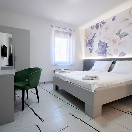 Marien Haus Hotel Karlovac Luaran gambar