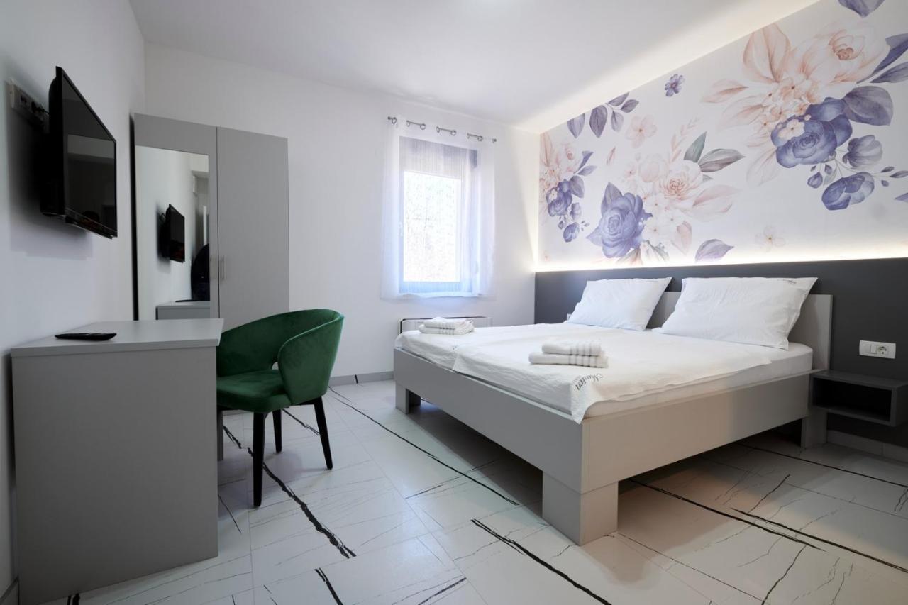 Marien Haus Hotel Karlovac Luaran gambar