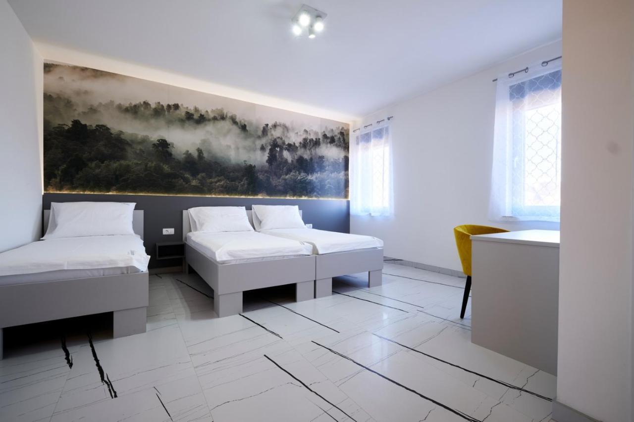 Marien Haus Hotel Karlovac Luaran gambar